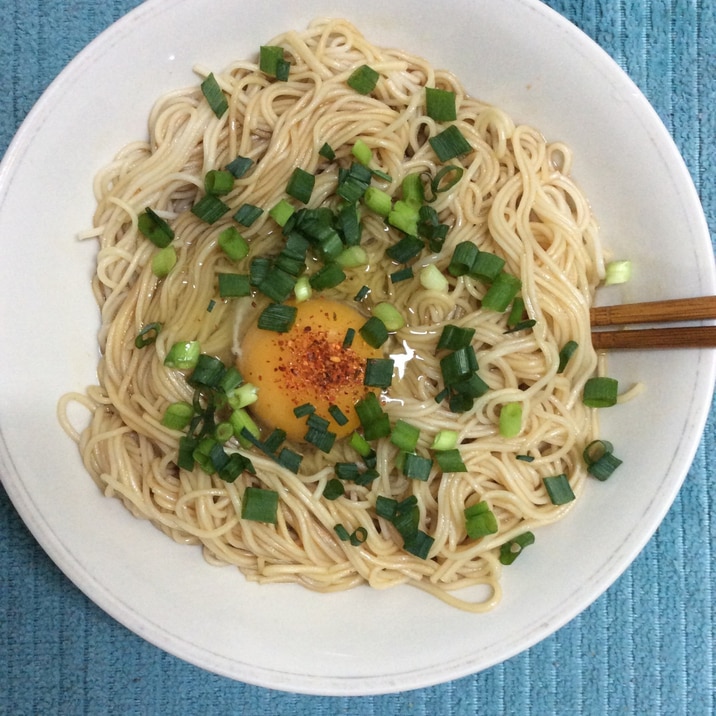 つけてみそかけてみそで♪甘味噌釜玉そうめん